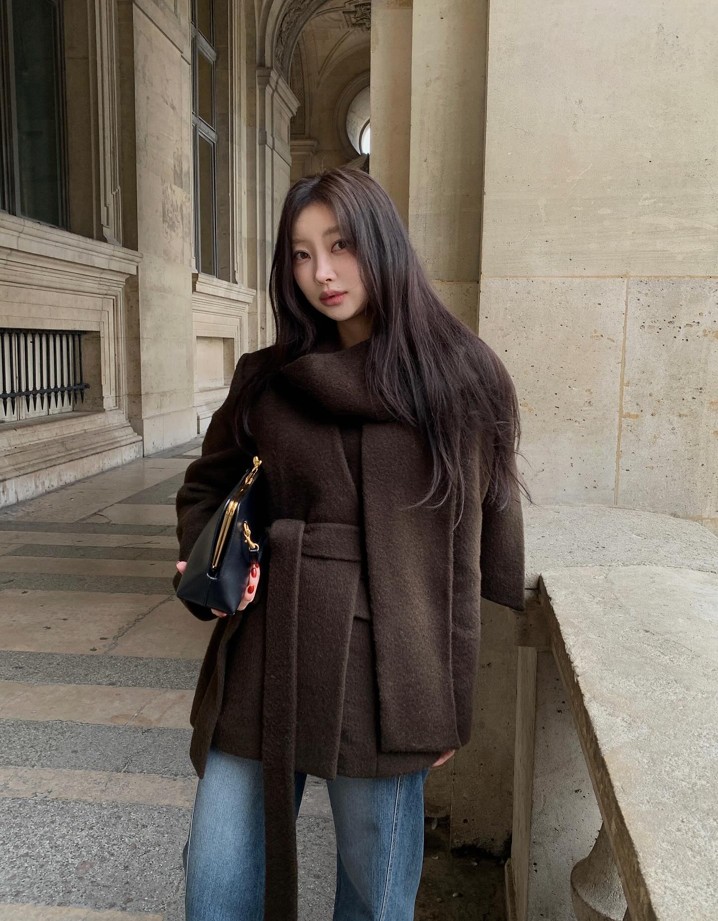 4 Kiểu &aacute;o kho&aacute;c m&ugrave;a đ&ocirc;ng s&agrave;nh điệu gi&uacute;p bạn trẻ trung v&agrave; phong c&aacute;ch hơn - Ảnh 2.