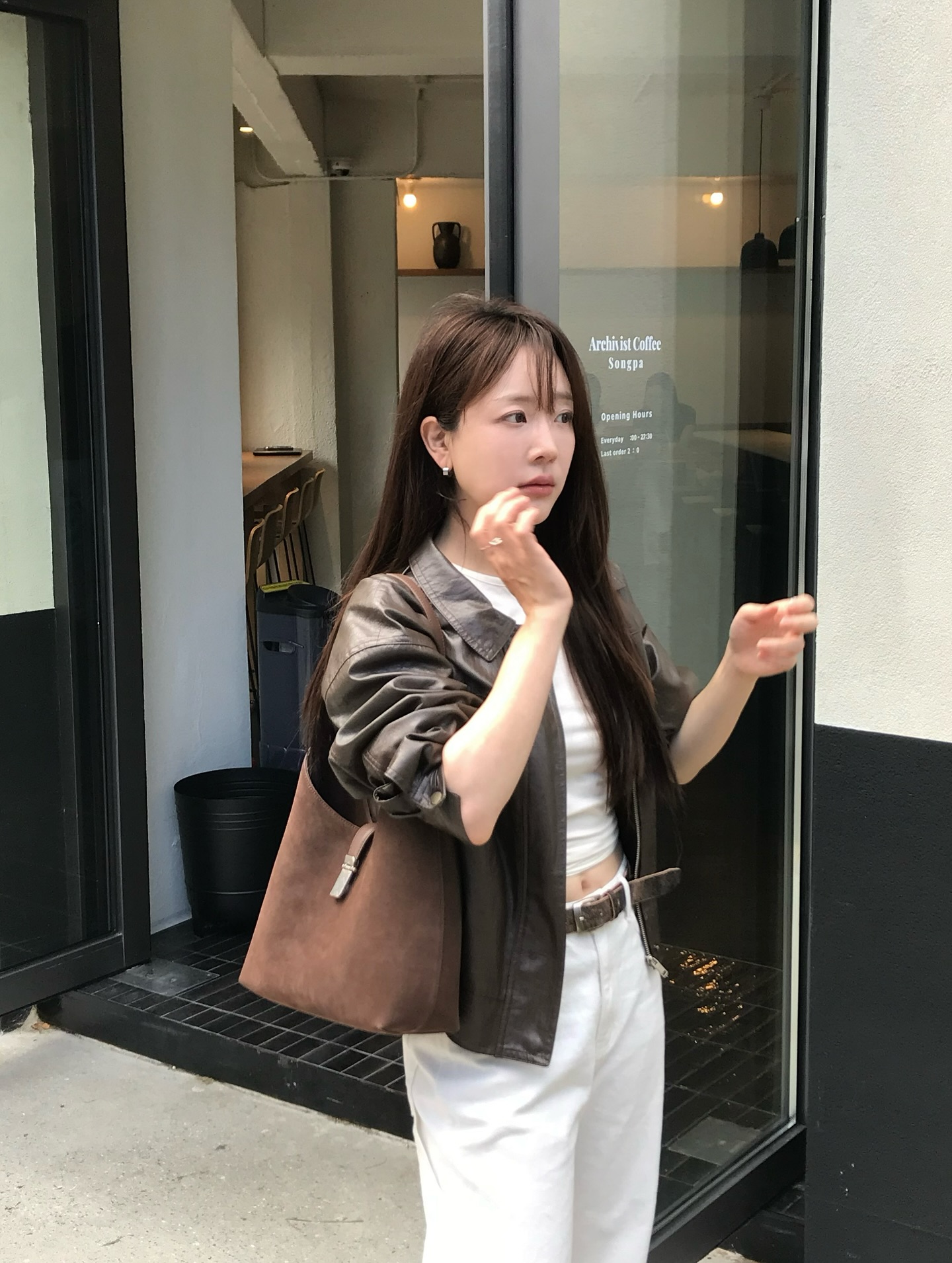 4 Kiểu &aacute;o kho&aacute;c m&ugrave;a đ&ocirc;ng s&agrave;nh điệu gi&uacute;p bạn trẻ trung v&agrave; phong c&aacute;ch hơn - Ảnh 4.