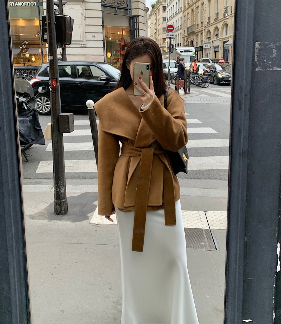 4 Kiểu &aacute;o kho&aacute;c m&ugrave;a đ&ocirc;ng s&agrave;nh điệu gi&uacute;p bạn trẻ trung v&agrave; phong c&aacute;ch hơn - Ảnh 1.