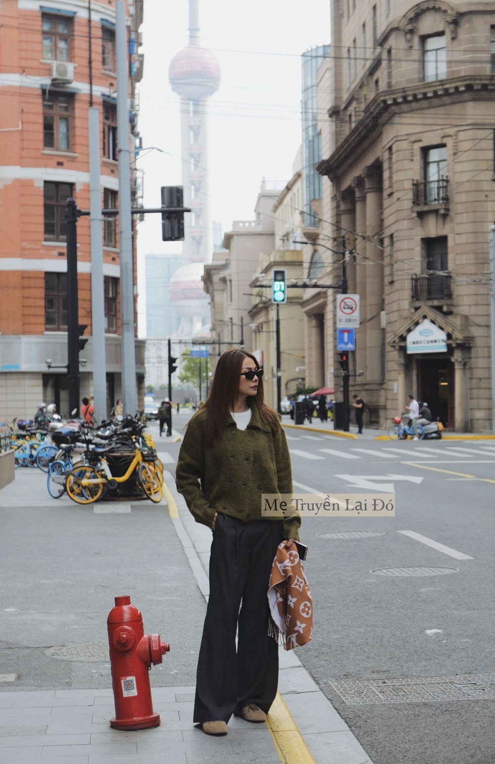 Mẹ t&ocirc;i bảo: Quần ống rộng đẹp nhất l&agrave; khi mặc c&ugrave;ng 5 kiểu &aacute;o n&agrave;y- Ảnh 5.