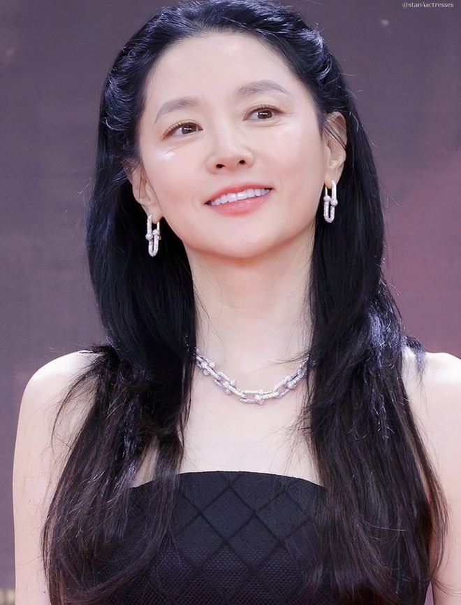 Diện mạo g&acirc;y sốc của n&agrave;ng Dae Jang Geum: 54 tuổi l&agrave;m g&igrave; c&oacute; ai trẻ thế n&agrave;y?- Ảnh 7.