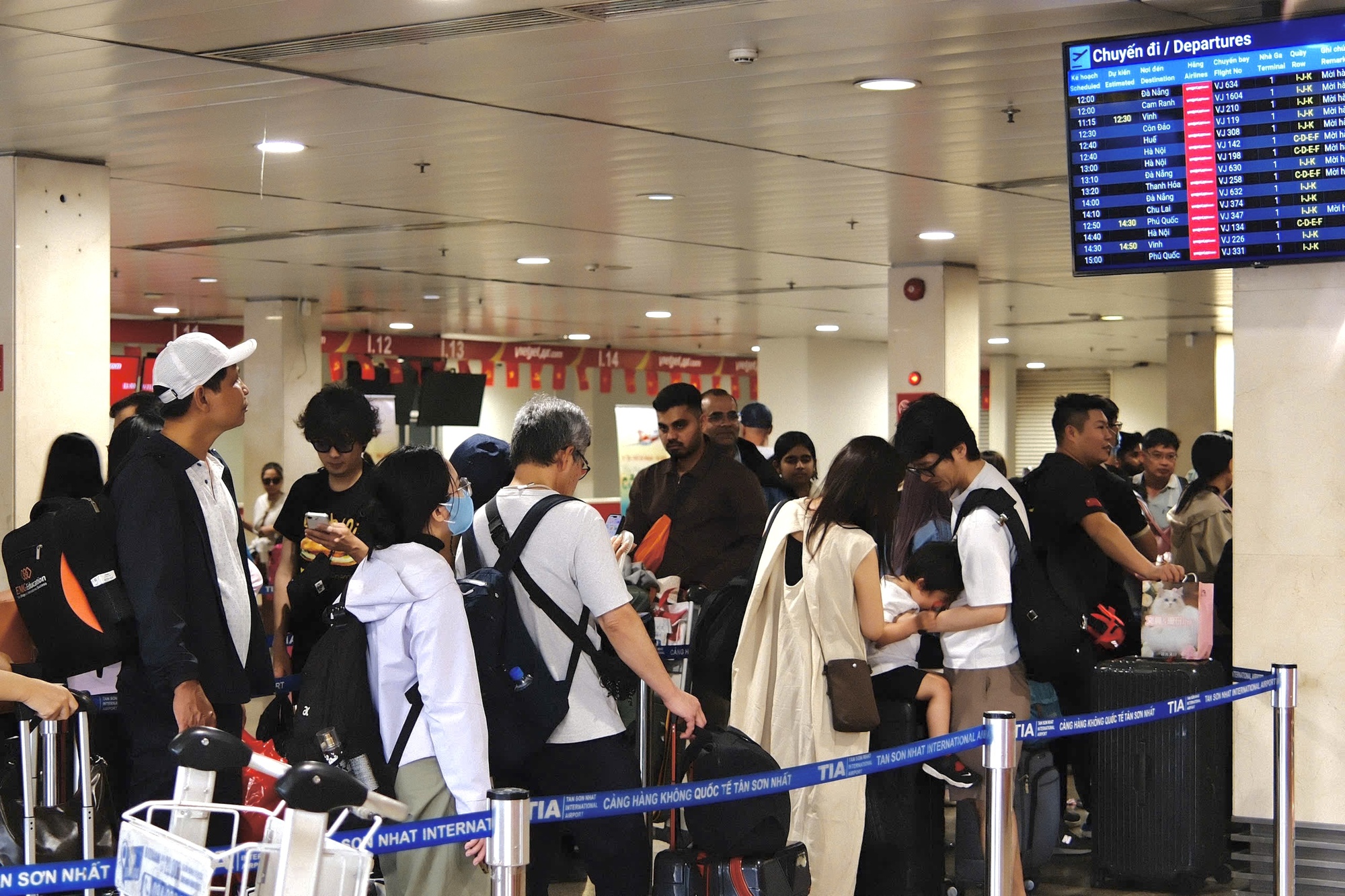 Hình ảnh lạ tại Sân bay Tân Sơn Nhất trong ngày đầu nghỉ Tết Dương lịch 2026- Ảnh 10. Hình ảnh lạ tại Sân bay Tân Sơn Nhất trong ngày đầu nghỉ Tết Dương lịch 2026- Ảnh 10.
