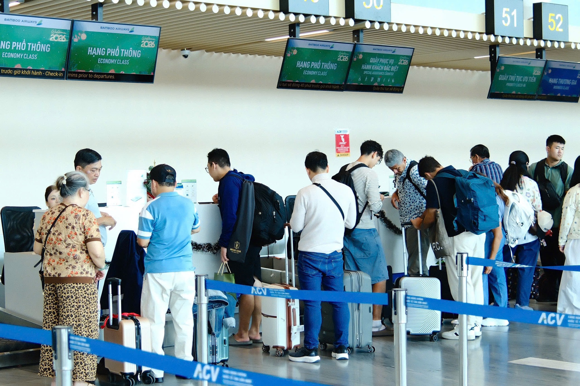 Hình ảnh lạ tại Sân bay Tân Sơn Nhất trong ngày đầu nghỉ Tết Dương lịch 2026- Ảnh 3. Hình ảnh lạ tại Sân bay Tân Sơn Nhất trong ngày đầu nghỉ Tết Dương lịch 2026- Ảnh 3.