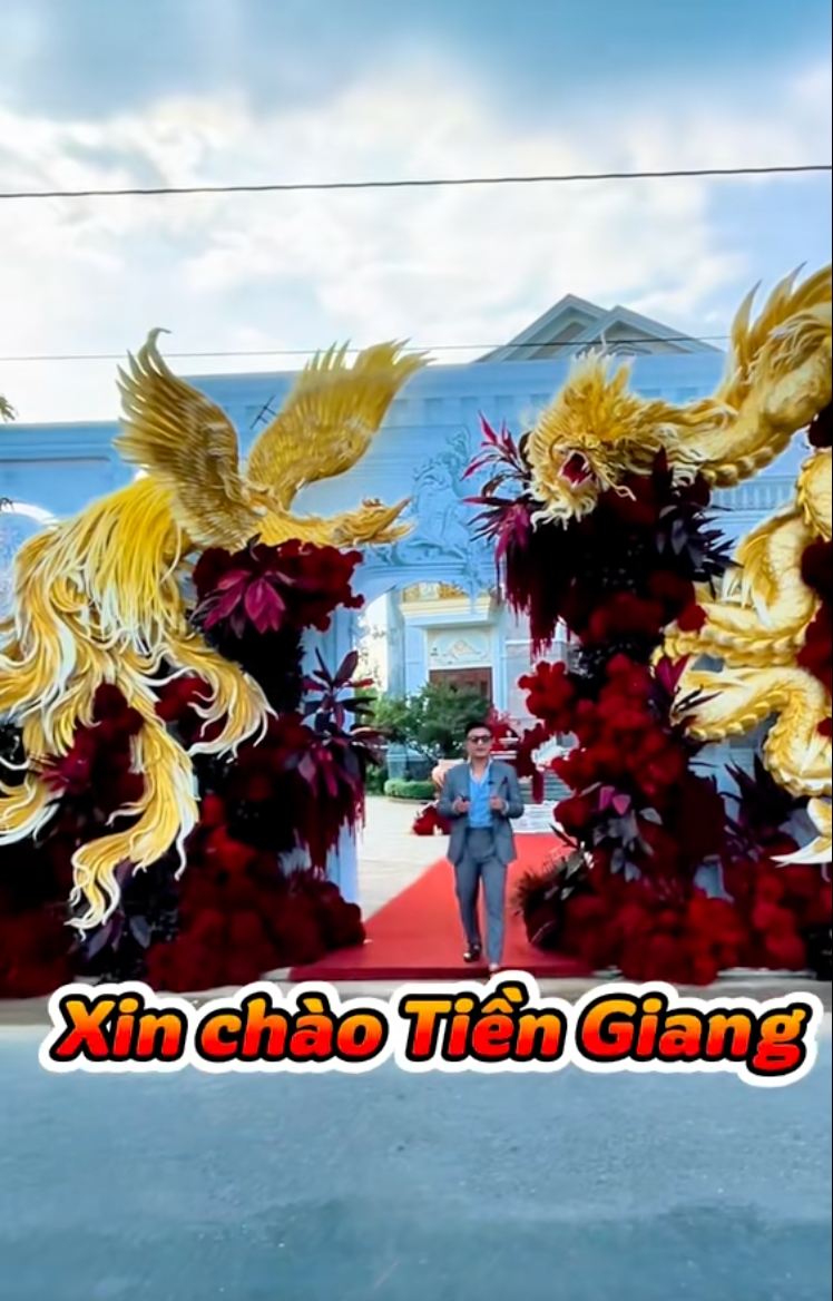 Đ&aacute;m cưới hot Tiền Giang đ&acirc;y rồi: Thiếu gia vựa gạo miền T&acirc;y chơi lớn biến s&acirc;n tennis th&agrave;nh lễ đường- Ảnh 1.