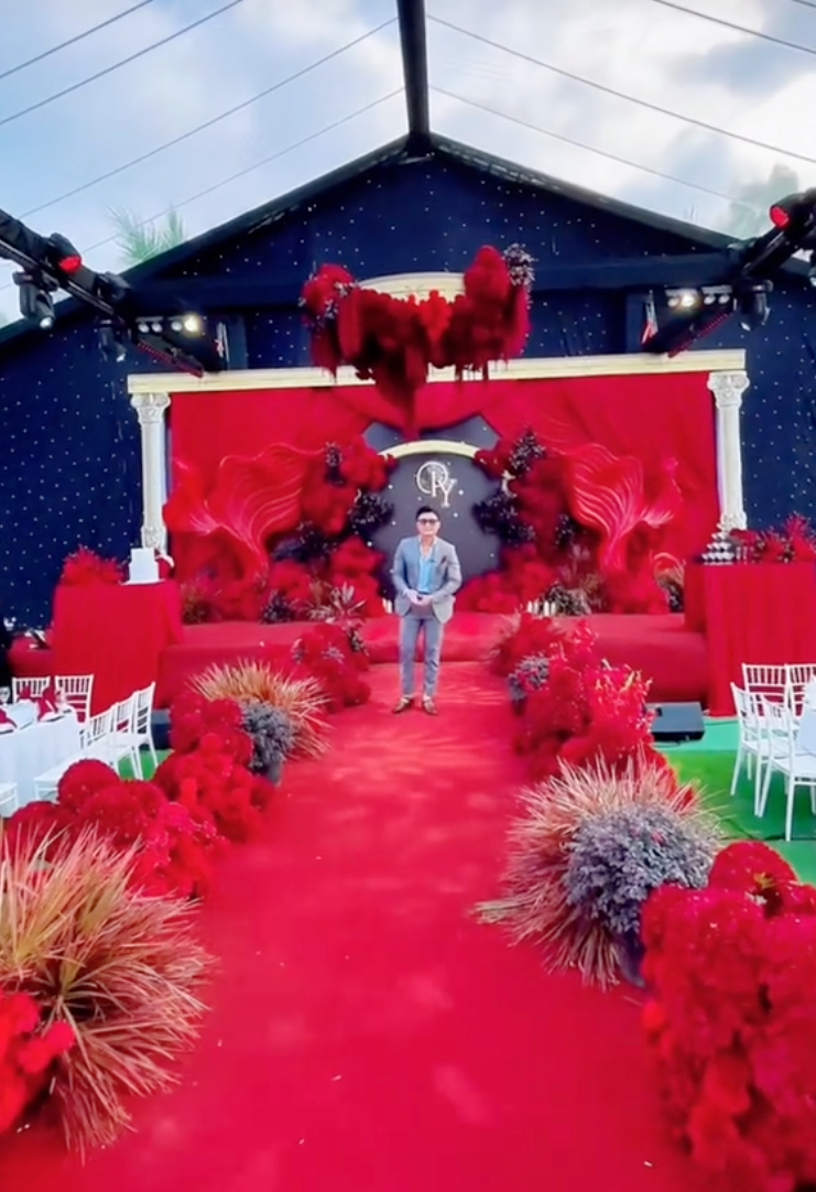 Đ&aacute;m cưới hot Tiền Giang đ&acirc;y rồi: Thiếu gia vựa gạo miền T&acirc;y chơi lớn biến s&acirc;n tennis th&agrave;nh lễ đường- Ảnh 7.