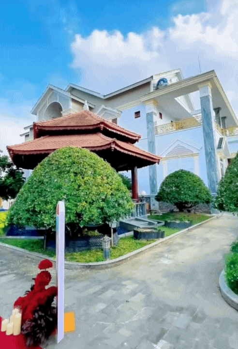 Đ&aacute;m cưới hot Tiền Giang đ&acirc;y rồi: Thiếu gia vựa gạo miền T&acirc;y chơi lớn biến s&acirc;n tennis th&agrave;nh lễ đường- Ảnh 3.