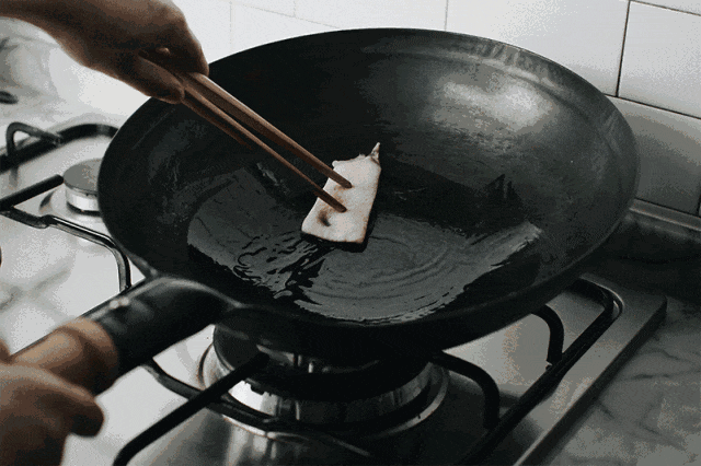 6 tháng bỏ chảo chống dính, chuyển sang chảo gang: Cuối cùng cũng hiểu vì sao mẹ tôi chỉ tin dùng mỗi một loại chảo - Ảnh 3.