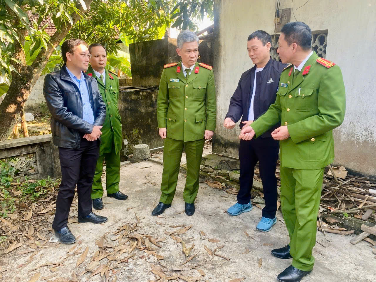 Cháu dâu sát hại bà rồi cướp đôi bông tai - Ảnh 1.