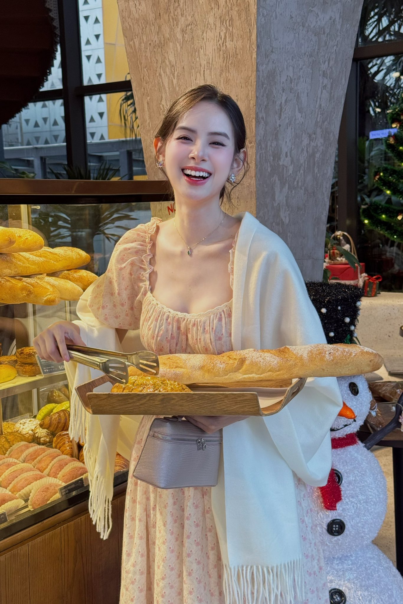 Hương Li&ecirc;n - mỹ nh&acirc;n 2k2 đẹp như tranh trong cuộc sống h&ocirc;n nh&acirc;n h&agrave;o m&ocirc;n - Ảnh 3.