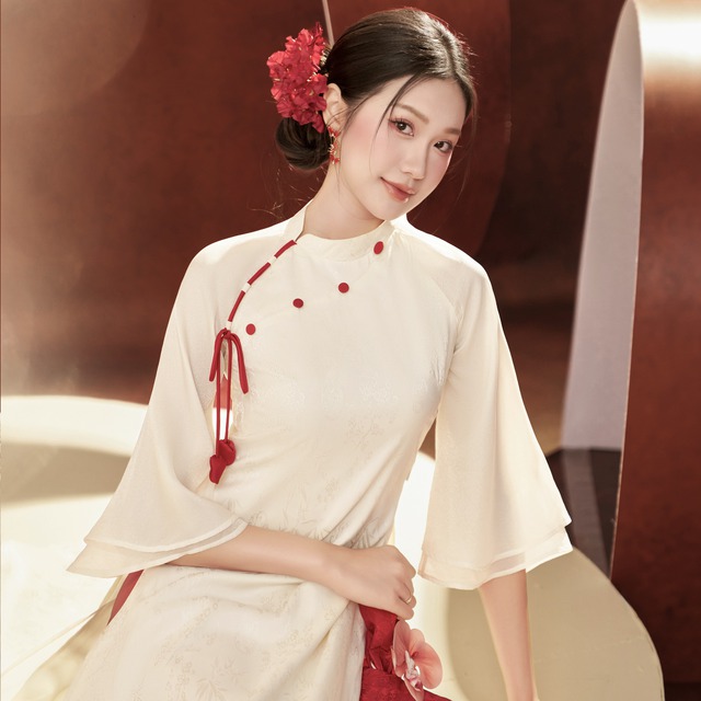 Ai mặc &aacute;o d&agrave;i đẹp như Do&atilde;n Hải My: Nhan sắc &ldquo;nghi&ecirc;ng nước nghi&ecirc;ng th&agrave;nh&rdquo;, bất bại trong d&agrave;n WAGs Việt- Ảnh 3.