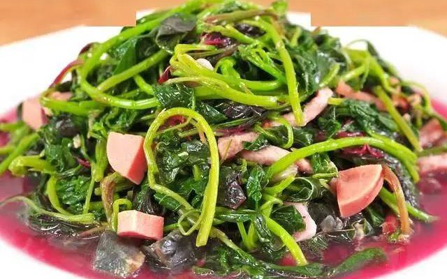 C&oacute; n&ecirc;n ăn &iacute;t rau hơn khi về gi&agrave;? C&aacute;c b&aacute;c sĩ cảnh b&aacute;o: Người tr&ecirc;n 65 tuổi n&ecirc;n tr&aacute;nh 4 th&oacute;i quen n&agrave;y v&igrave; ch&uacute;ng c&oacute; thể r&uacute;t ngắn tuổi thọ - Ảnh 3.