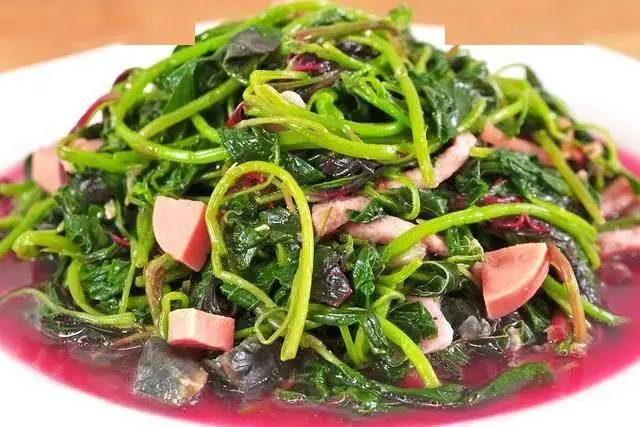 Một b&aacute;t rau rẻ tiền n&agrave;y được v&iacute; 