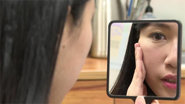 Gi&agrave; hay chưa kh&ocirc;ng nằm ở tuổi: 7 t&iacute;n hiệu cơ thể &acirc;m thầm &ldquo;tố c&aacute;o&rdquo; bạn đang l&atilde;o h&oacute;a thật sự - Ảnh 2.