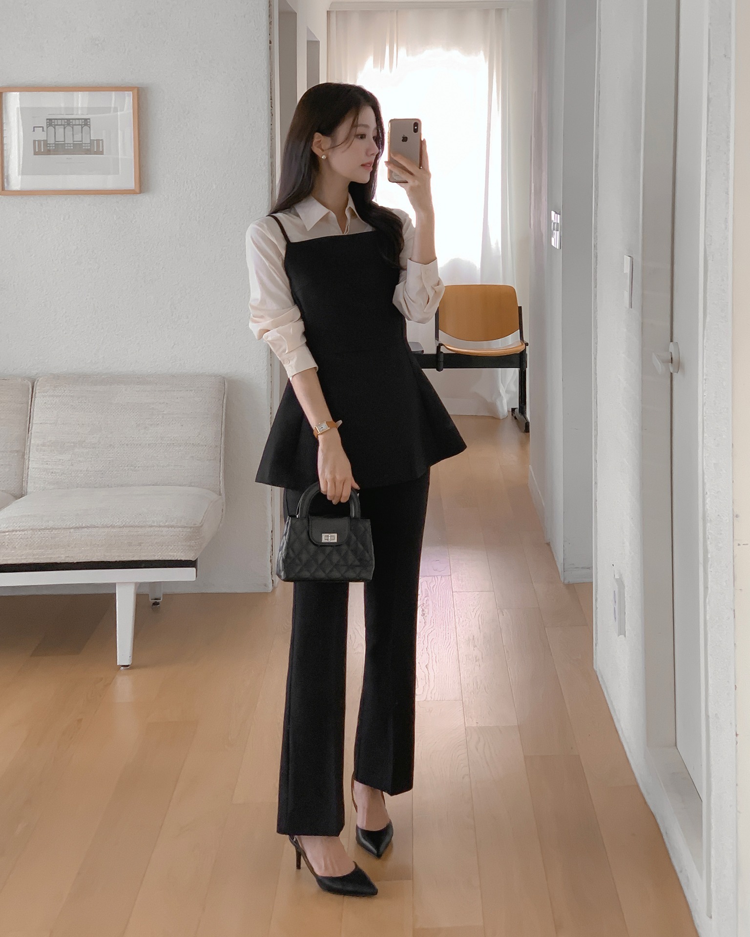 Phối đồ quần giày sành điệu: 4 Combo hoàn hảo tôn dáng và phong cách - Ảnh 7. Phối đồ quần giày sành điệu: 4 Combo hoàn hảo tôn dáng và phong cách - Ảnh 7.