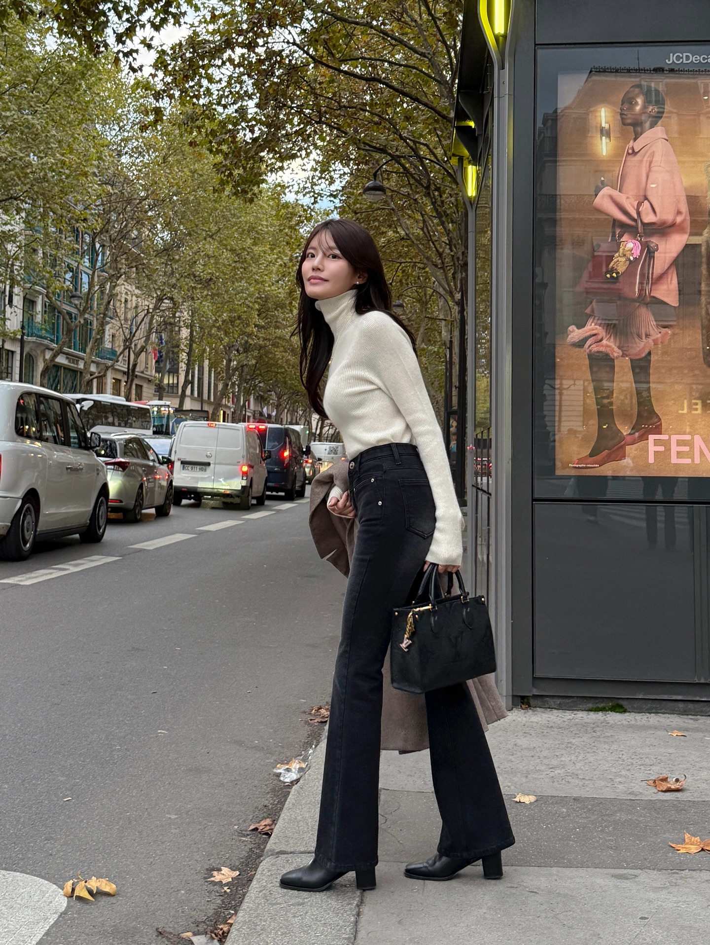 Phối đồ quần giày sành điệu: 4 Combo hoàn hảo tôn dáng và phong cách - Ảnh 2. Phối đồ quần giày sành điệu: 4 Combo hoàn hảo tôn dáng và phong cách - Ảnh 2.