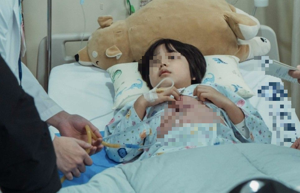 B&eacute; lớp 2 đ&atilde; phải 