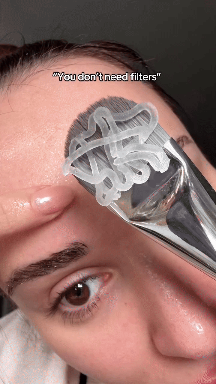 Kem l&oacute;t gi&aacute; chưa tới 200k đang h&uacute;t tới 70 triệu lượt quan t&acirc;m v&igrave; l&ecirc;n da qu&aacute; ảo - Ảnh 8.