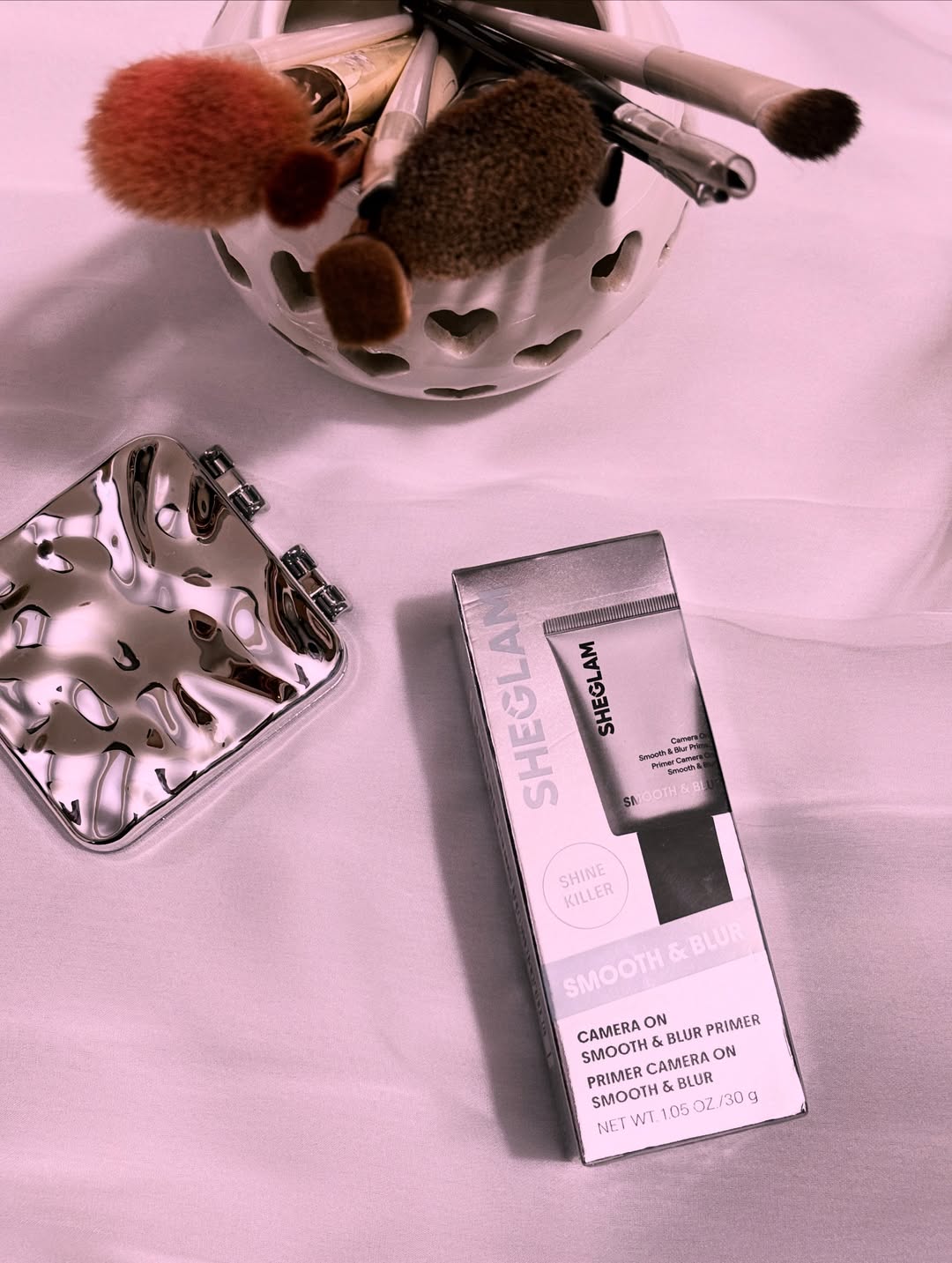 Kem l&oacute;t gi&aacute; chưa tới 200k đang h&uacute;t tới 70 triệu lượt quan t&acirc;m v&igrave; l&ecirc;n da qu&aacute; ảo - Ảnh 1.