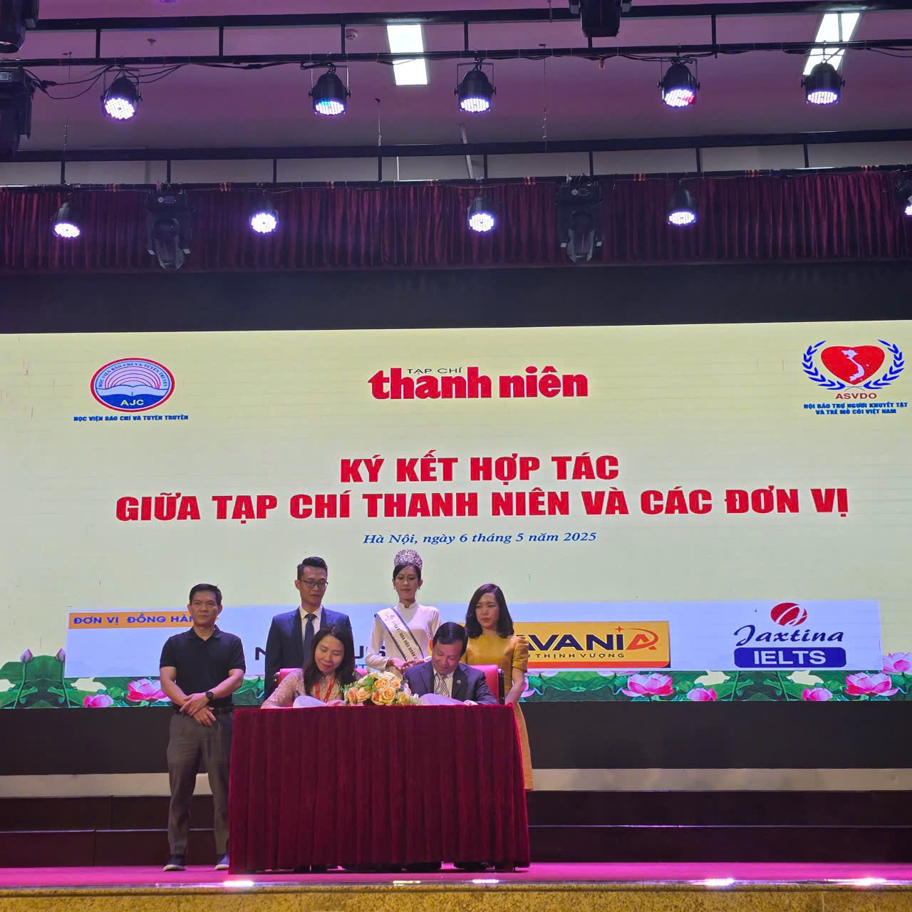 Ch&agrave;o năm mới 2026: Tạp ch&iacute; Thanh ni&ecirc;n c&ugrave;ng tuổi trẻ Việt Nam tự h&agrave;o, vững tin theo Đảng - Ảnh 12.