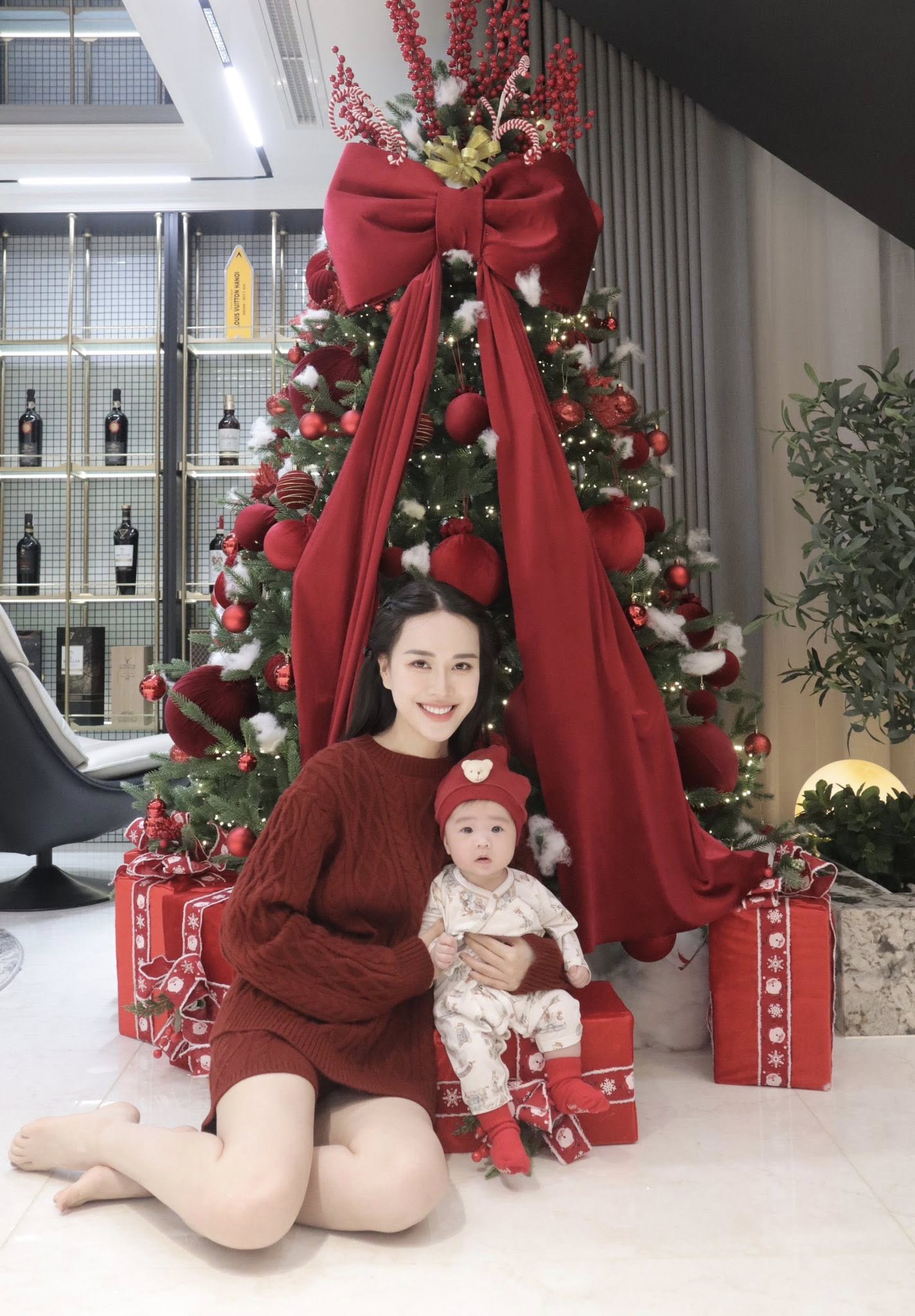 Lipu - ái nữ nhà MC Ngô Mai Phương: Cô bé trắng như trứng gà bóc, 