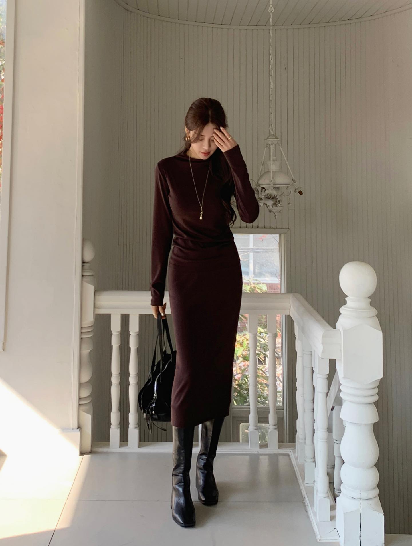 Xu hướng mặc đồ nâu vẫn hot: 5 Cách mix trang phục đẹp và trẻ trung - Ảnh 3. Xu hướng mặc đồ nâu vẫn hot: 5 Cách mix trang phục đẹp và trẻ trung - Ảnh 3.