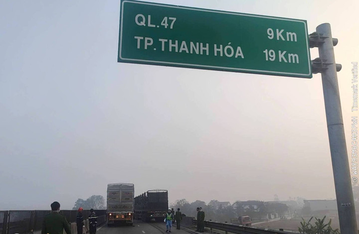 Tai nạn li&ecirc;n ho&agrave;n tr&ecirc;n cao tốc cao Bồ - Mai Sơn , 10 người thương vong - Ảnh 1.