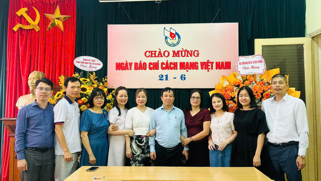 Ch&agrave;o năm mới 2026: Tạp ch&iacute; Thanh ni&ecirc;n c&ugrave;ng tuổi trẻ Việt Nam tự h&agrave;o, vững tin theo Đảng - Ảnh 6.