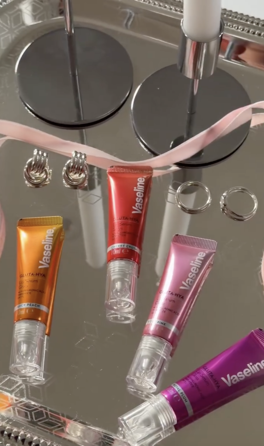 Brand 156 tuổi tr&igrave;nh l&agrave;ng son dưỡng m&agrave;u ki&ecirc;m serum: Th&agrave;nh phần tuyệt hảo, khiến m&ocirc;i bạn tươi như quả mọng - Ảnh 3.