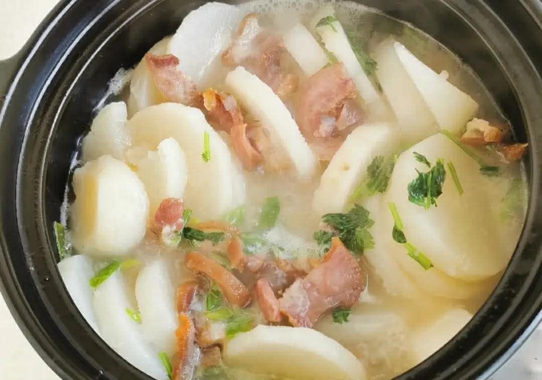 5 M&oacute;n ăn ngon dễ nấu với thịt lợn muối cho bữa cơm th&ecirc;m hấp dẫn - Ảnh 2.