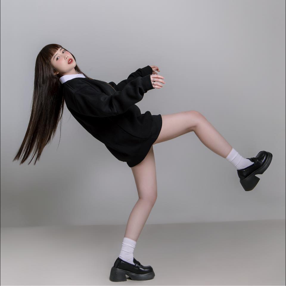 Mỹ nh&acirc;n 35 tuổi đốn tim người h&acirc;m mộ khi đứng cạnh chồng: V&ocirc; t&igrave;nh để lộ b&iacute; quyết trẻ l&acirc;u mọi phụ nữ đều xứng đ&aacute;ng sở hữu- Ảnh 4.