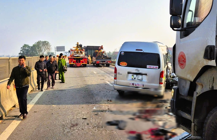 Hiện trường vụ tai nạn thảm khốc tr&ecirc;n cao tốc Bắc - Nam khiến 4 người chết - Ảnh 1.