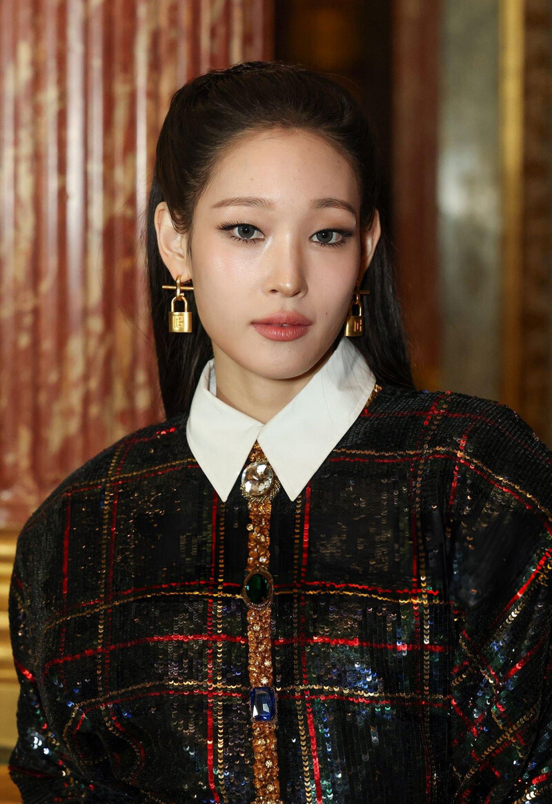 T&agrave;i phiệt đi l&agrave;m ca sĩ như 1 tr&ograve; đ&ugrave;a- Ảnh 1.