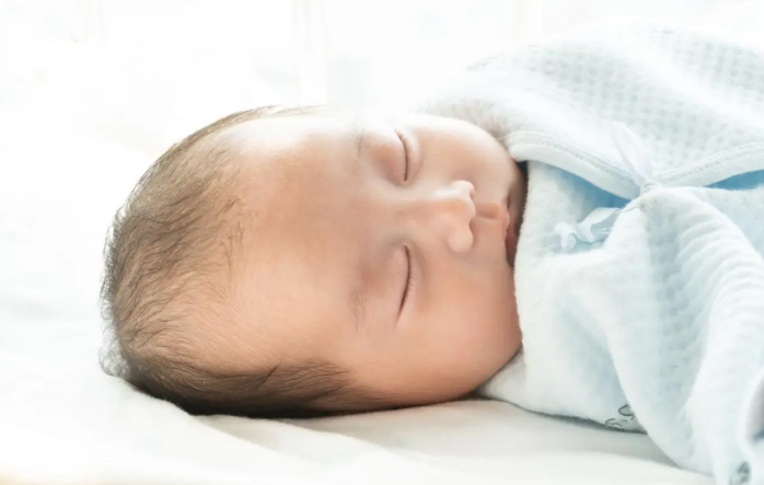 Trẻ sơ sinh vừa chào đời có 4 đặc điểm này, chứng tỏ trong bụng mẹ sống rất Trẻ sơ sinh vừa chào đời có 4 đặc điểm này, chứng tỏ trong bụng mẹ sống rất