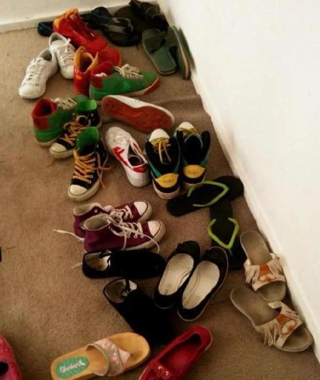 Nói mãi không chừa: 4 thói xấu âm thầm kéo cả nhà đi xuống, càng sống càng mệt mỏi- Ảnh 1. Nói mãi không chừa: 4 thói xấu âm thầm kéo cả nhà đi xuống, càng sống càng mệt mỏi- Ảnh 1.