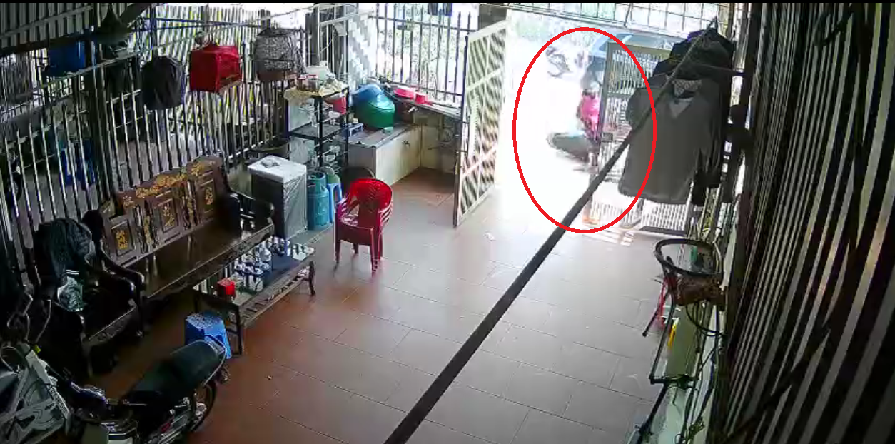 Đối tượng giết người ở Hưng Y&ecirc;n hỏi điểm c&ocirc;ng an gần nhất ở đ&acirc;u? - Ảnh 1.