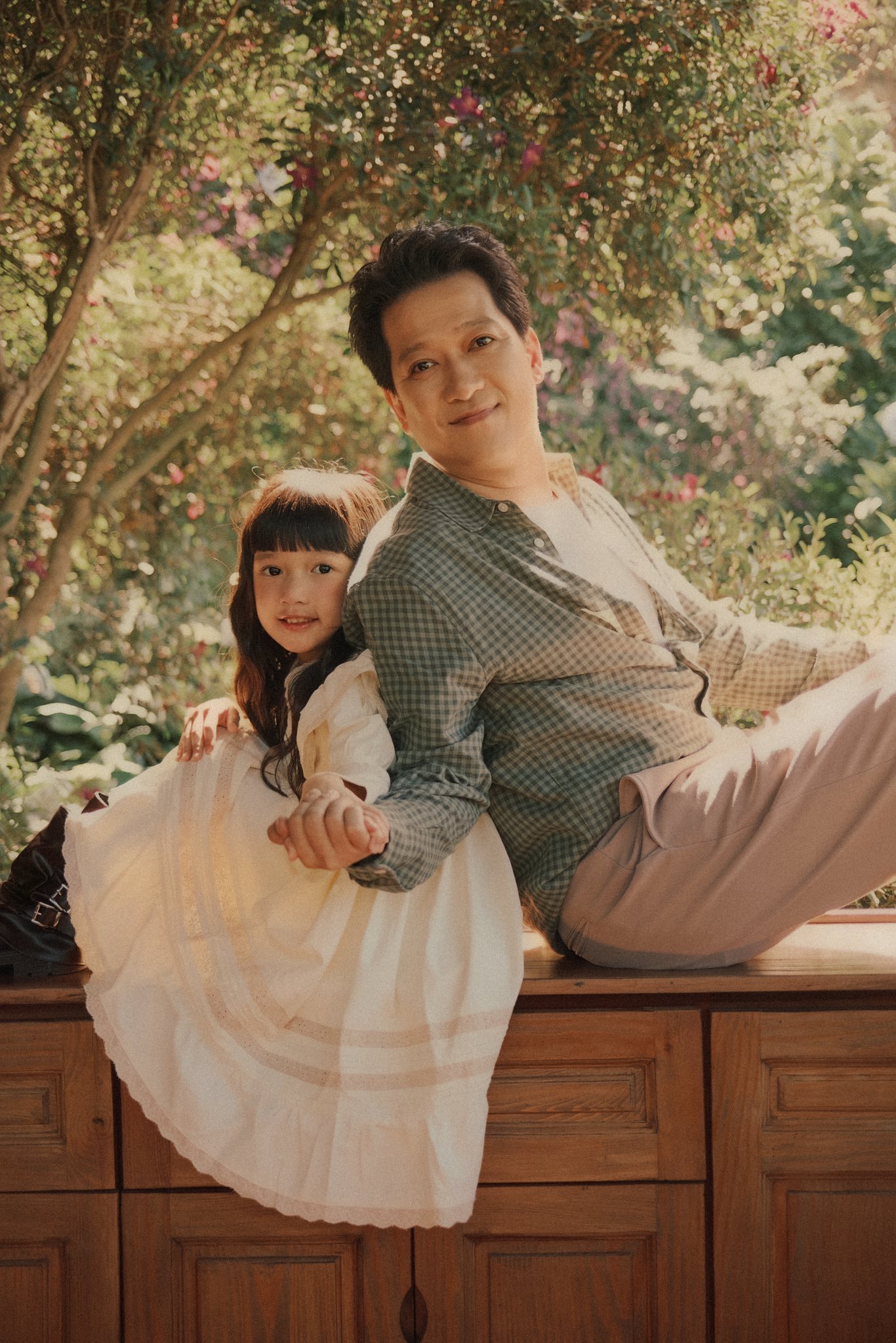 Bộ ảnh gia đ&igrave;nh Trường Giang - Nh&atilde; Phương ở Đ&agrave; Lạt: 2 nh&oacute;c tỳ lộ r&otilde; mặt, hạnh ph&uacute;c tr&agrave;n m&agrave;n h&igrave;nh!- Ảnh 9.