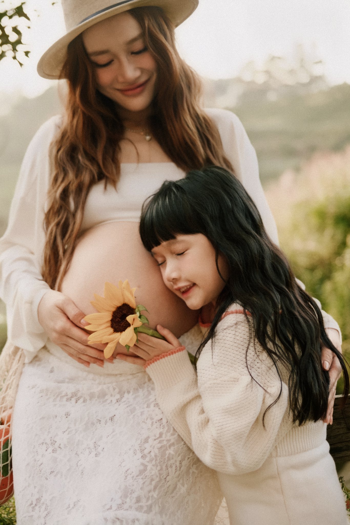 Bộ ảnh gia đ&igrave;nh Trường Giang - Nh&atilde; Phương ở Đ&agrave; Lạt: 2 nh&oacute;c tỳ lộ r&otilde; mặt, hạnh ph&uacute;c tr&agrave;n m&agrave;n h&igrave;nh!- Ảnh 8.