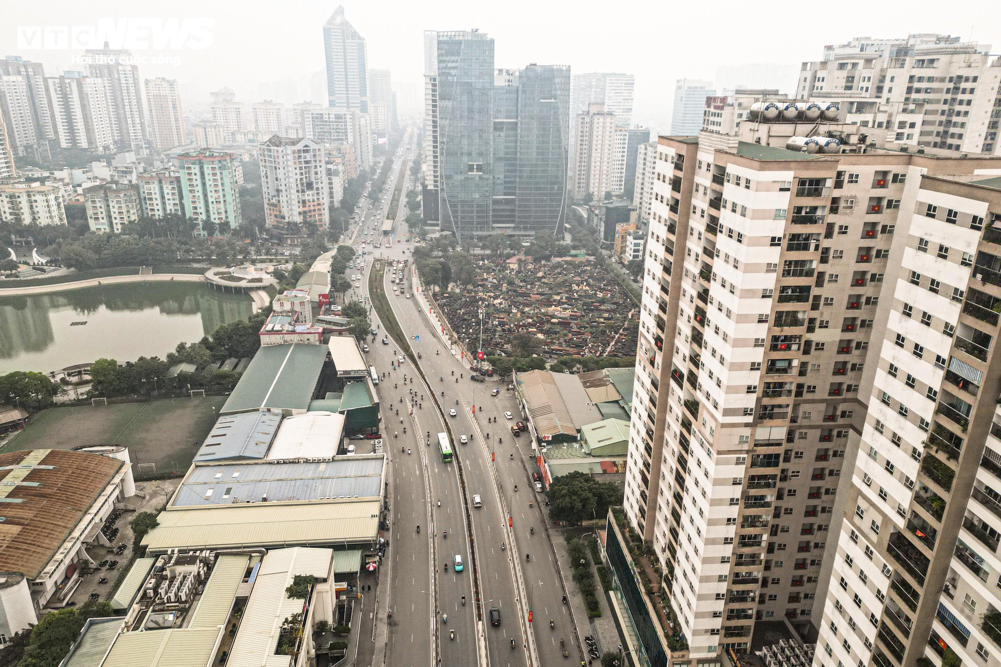 Đường th&ocirc;ng tho&aacute;ng khi H&agrave; Nội cấm xe tải từ 2 tấn v&agrave;o nội đ&ocirc; ban ng&agrave;y- Ảnh 1.