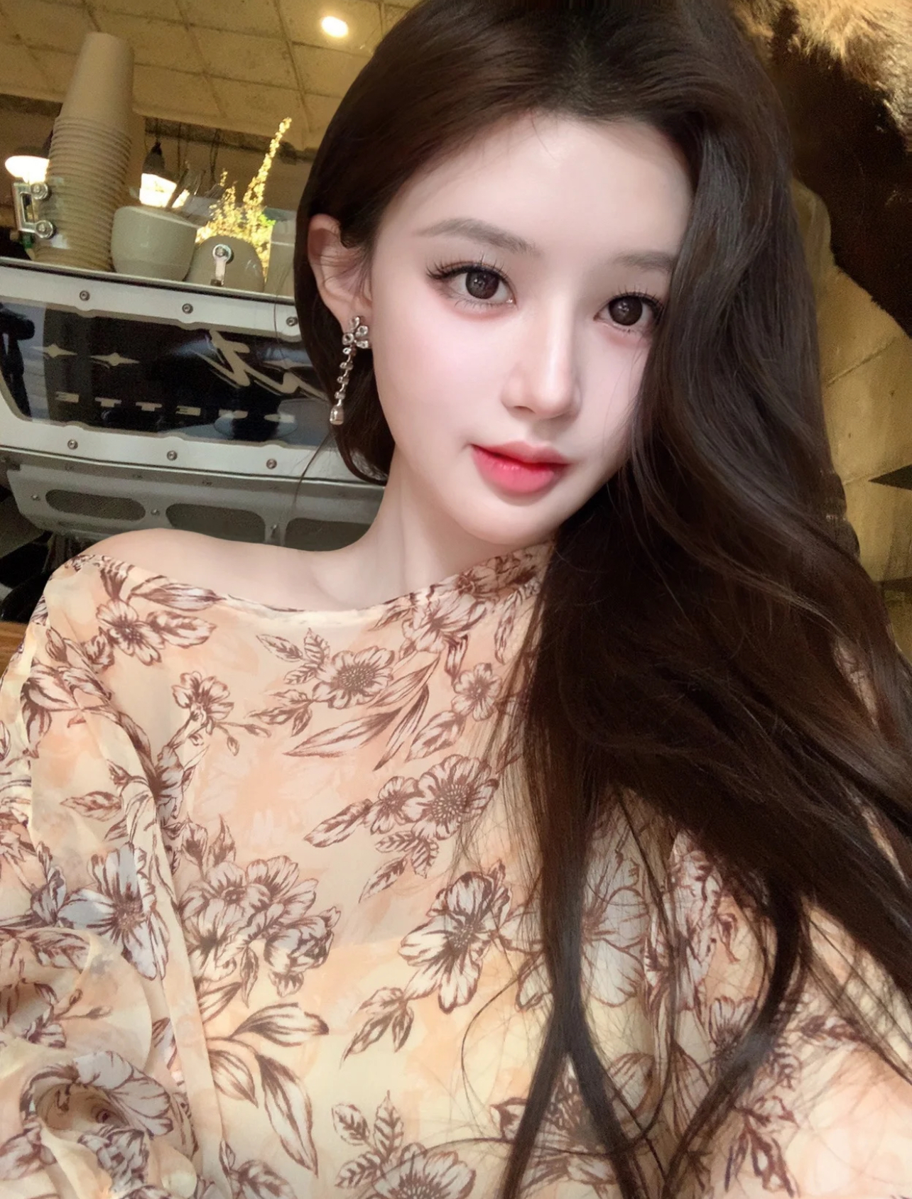 C&oacute; h&atilde;ng son cứ trời lạnh l&agrave; chiếm s&oacute;ng MXH: Qu&aacute; nhiều m&agrave;u hot trend, l&ecirc;n m&ocirc;i slay th&ocirc;i rồi! - Ảnh 1.