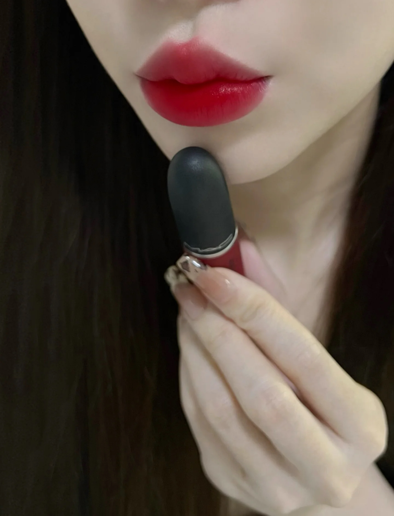 C&oacute; h&atilde;ng son cứ trời lạnh l&agrave; chiếm s&oacute;ng MXH: Qu&aacute; nhiều m&agrave;u hot trend, l&ecirc;n m&ocirc;i slay th&ocirc;i rồi! - Ảnh 4.