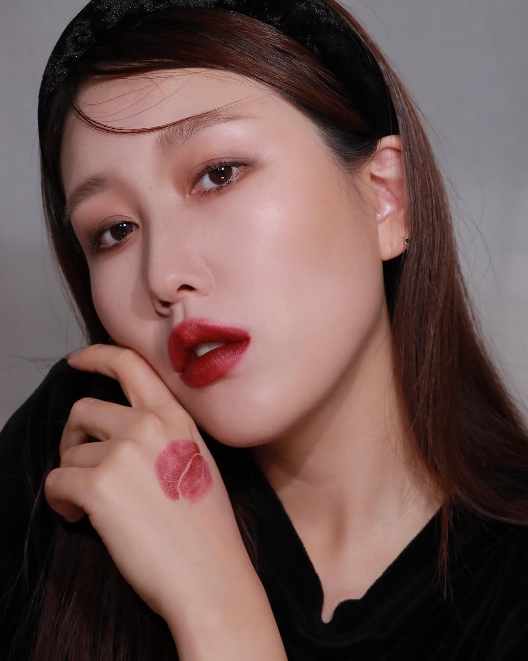 C&oacute; h&atilde;ng son cứ trời lạnh l&agrave; chiếm s&oacute;ng MXH: Qu&aacute; nhiều m&agrave;u hot trend, l&ecirc;n m&ocirc;i slay th&ocirc;i rồi! - Ảnh 7.