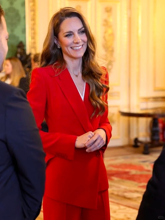 Vương phi Kate lại 