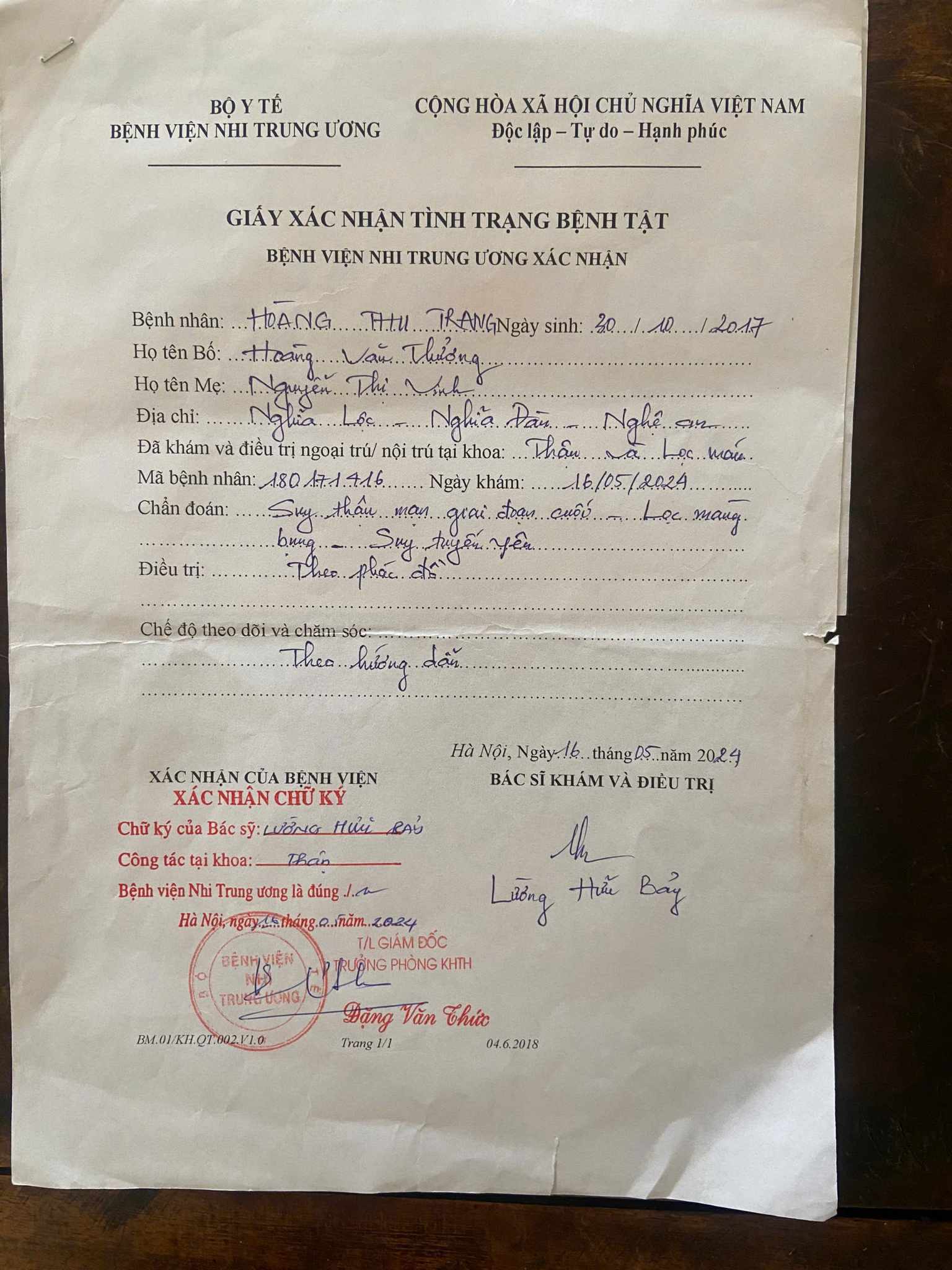 Mẹ ngh&egrave;o khẩn cầu sự sống cho con g&aacute;i 8 tuổi đang nguy kịch trong bệnh viện- Ảnh 1.