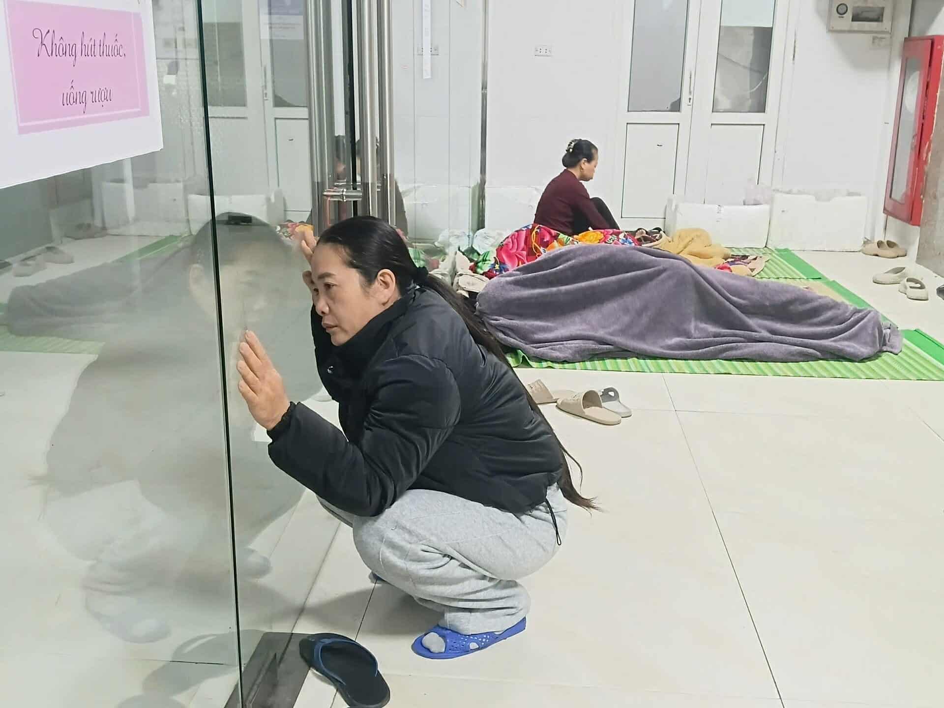 Mẹ ngh&egrave;o khẩn cầu sự sống cho con g&aacute;i 8 tuổi đang nguy kịch trong bệnh viện- Ảnh 2.