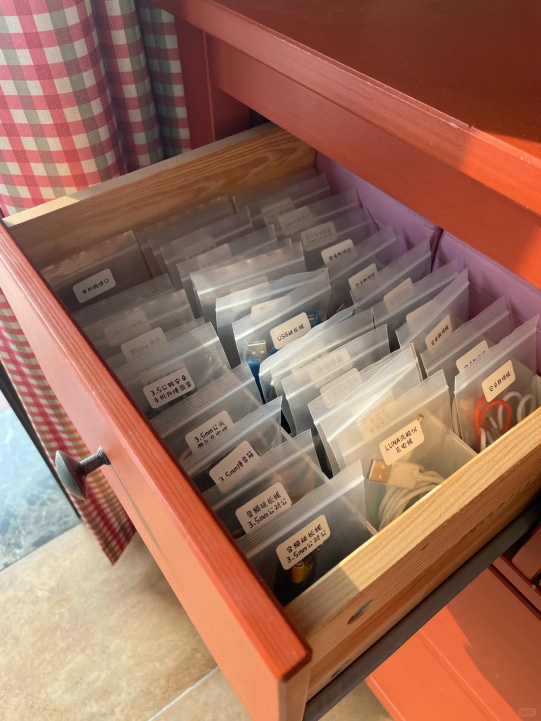 Nh&igrave;n mẹ chồng mua sắm, t&ocirc;i mới nhận ra: M&igrave;nh đ&atilde; đốt tiền cho h&agrave;ng loạt m&oacute;n &ldquo;tr&ocirc;ng c&oacute; vẻ th&ocirc;ng minh&rdquo; - Ảnh 7.