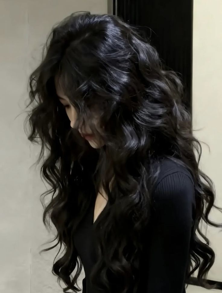 Thứ nước m&agrave;u đen kh&ocirc;ng bắt mắt nhưng uống v&agrave;o t&oacute;c đẹp th&ocirc;i rồi: U60 đầu kh&ocirc;ng t&oacute;c bạc cũng nhờ vậy- Ảnh 3.