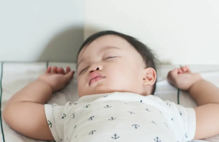 Kiệt sức với những đ&ecirc;m thức trắng, mẹ muốn b&eacute; ngủ trọn giấc suốt đ&ecirc;m, chỉ cần nắm vững v&agrave;i phương ph&aacute;p- Ảnh 2.