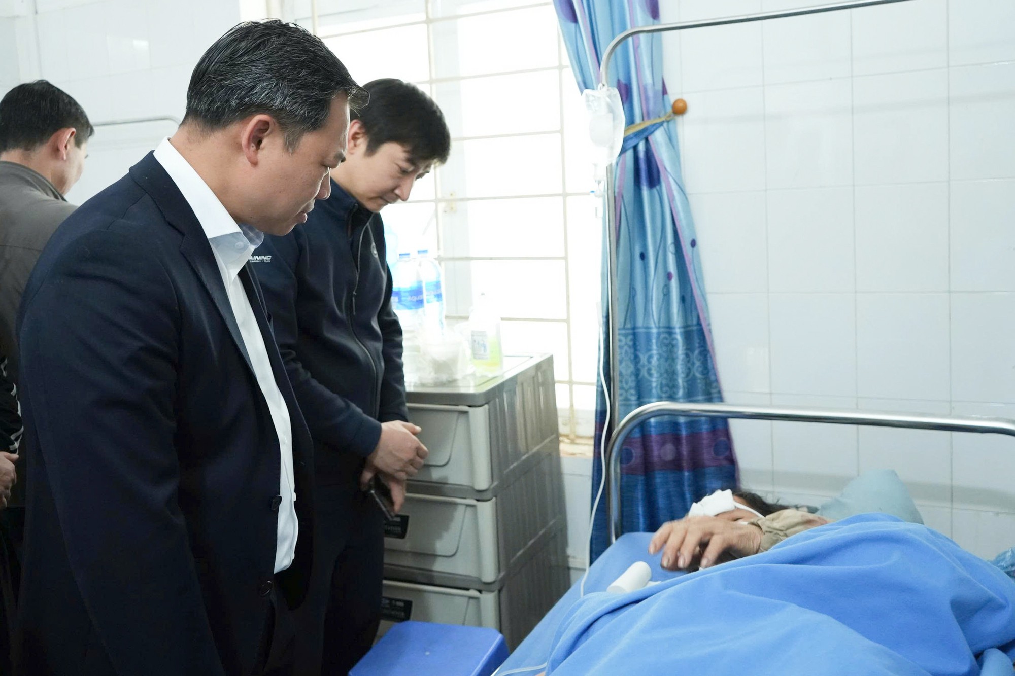 Xe kh&aacute;ch lật ở Sơn La l&agrave;m 3 người chết: Vụ tai nạn thương t&acirc;m - Ảnh 7.