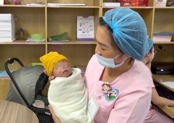 Th&ocirc;ng tin mới vụ b&eacute; sơ sinh bị 