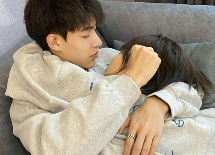 Nữ kế to&aacute;n c&ugrave;ng l&uacute;c mắc giang mai, s&ugrave;i m&agrave;o g&agrave; d&ugrave; KHẲNG ĐỊNH 2 năm kh&ocirc;ng l&agrave;m 